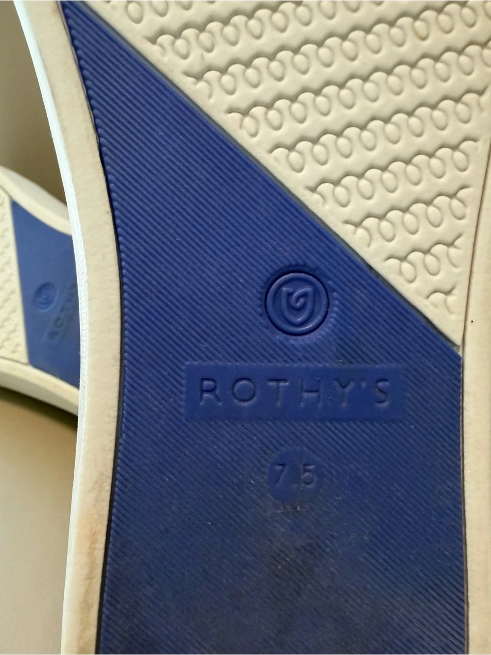 Rothys tags stitch